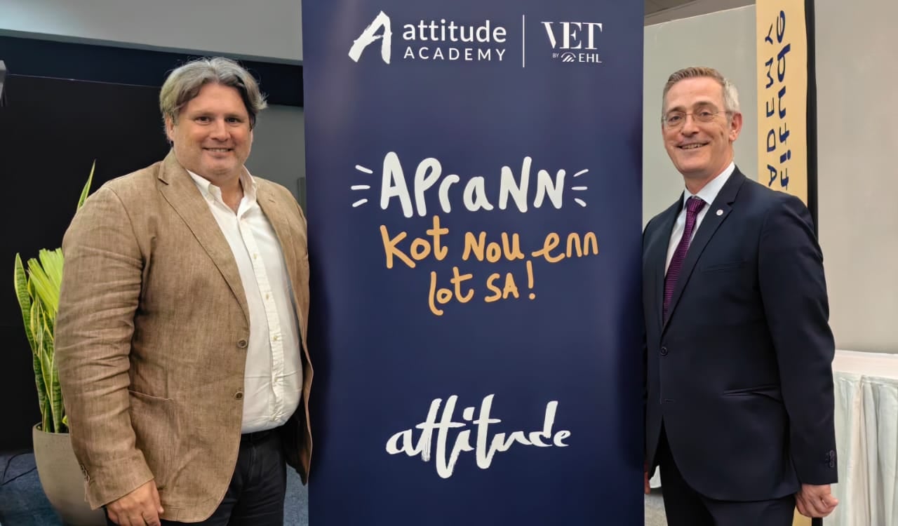 Vincent Desvaux de Marigny, le nouveau CEO d'Attitude (à g.) et Jens-Henning Peters, directeur de VET by EHL (à d.)