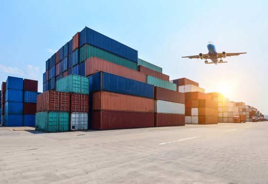 Le déficit commercial continue de se creuser